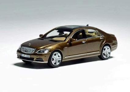 MD6402BN MOTORHELIX 1/64 Mercedes-Benz S Class S600L W221 Brown/Beige