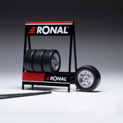 18SET018W IXO 1/18 ﾀｲﾔｾｯﾄ Ronal GM ｼﾙﾊﾞｰ