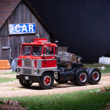 TR170 IXO 1/43 ﾎﾜｲﾄ 7400 1960 ﾚｯﾄﾞ