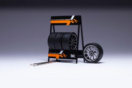 18SET028W IXO 1/18 ﾀｲﾔｾｯﾄ RS3 ﾌﾞﾗｯｸ/ｼﾙﾊﾞｰ
