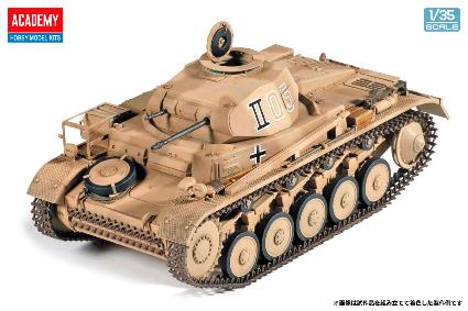 13535 ｱｶﾃﾞﾐｰ 1/35 II号戦車 F型 `北ｱﾌﾘｶ戦線`